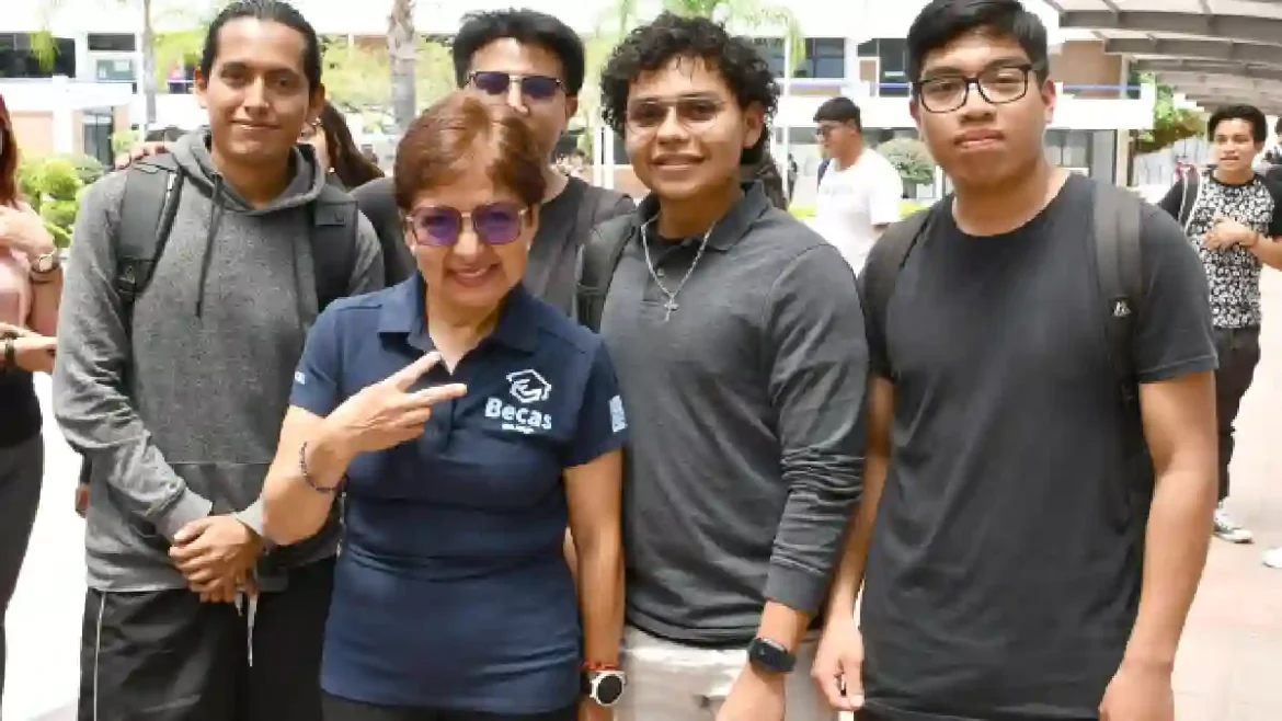 El Programa Integral de Becas de la BUAP apoya a cerca de 17 mil estudiantes al año