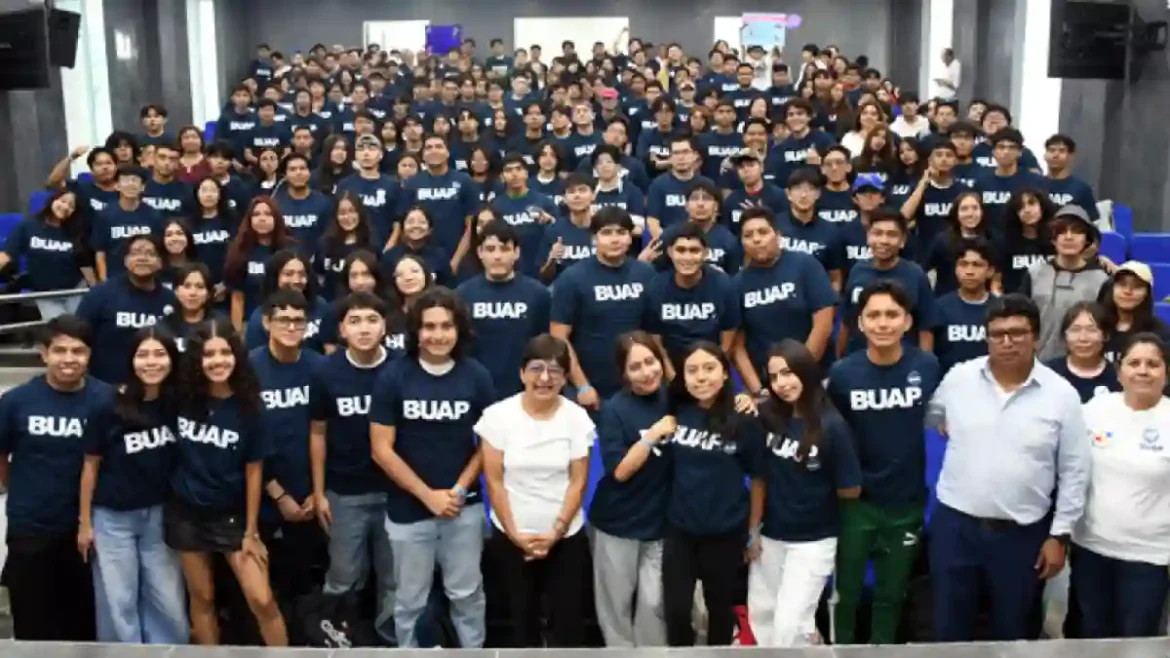 estudiantes de Derecho y Economía