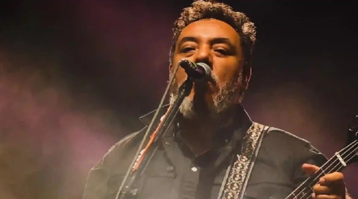 ¿Por qué respondió Paco Ayala, de Molotov, al hijo de AMLO con un reto directo?