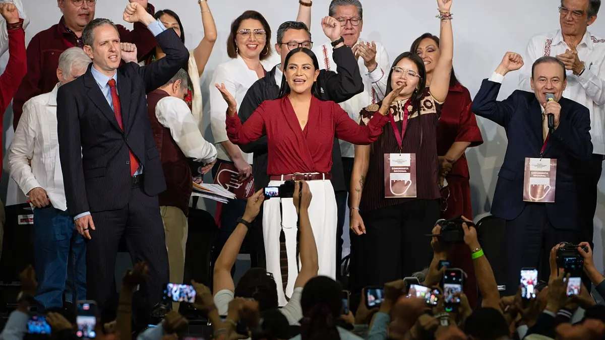 Ariadna Montiel en un evento de Morena