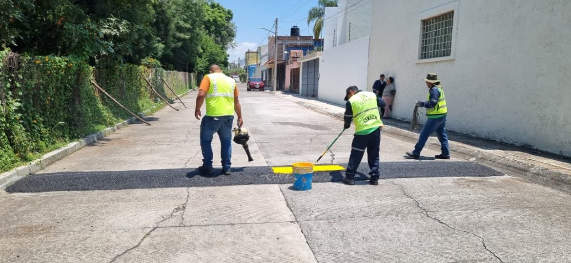 Gobierno de Morelia atiende solicitudes ciudadanas con balizamiento de reductores de velocidad