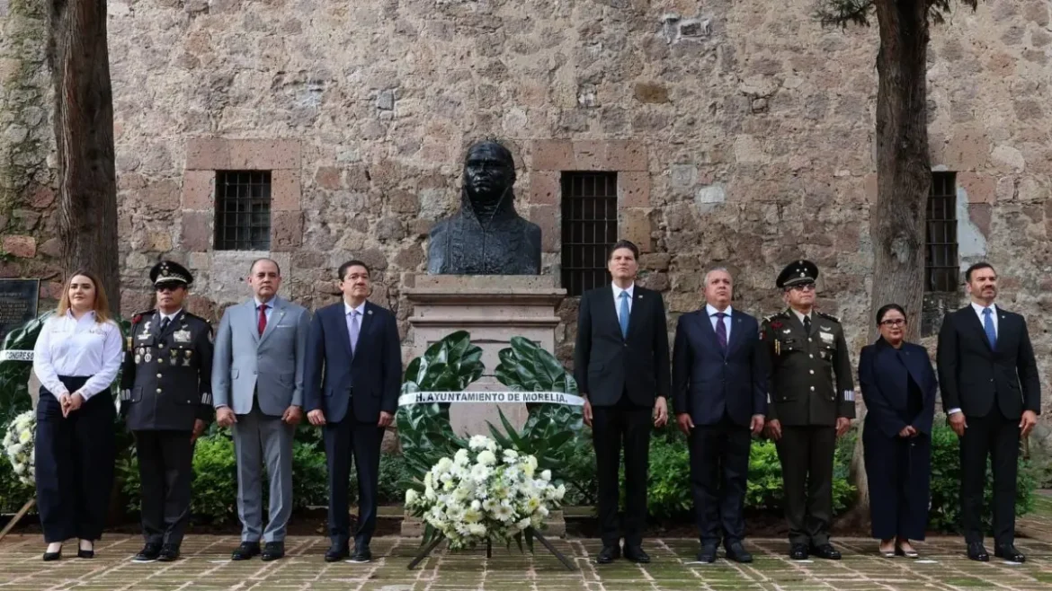 Alfonso Martínez encabeza recorrido en Bando Solemne por el CCLXI aniversario del natalicio de José María Morelos y Pavón